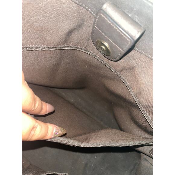 Gucci GG Canvas Shoulder Bag - Picture 10 of 13